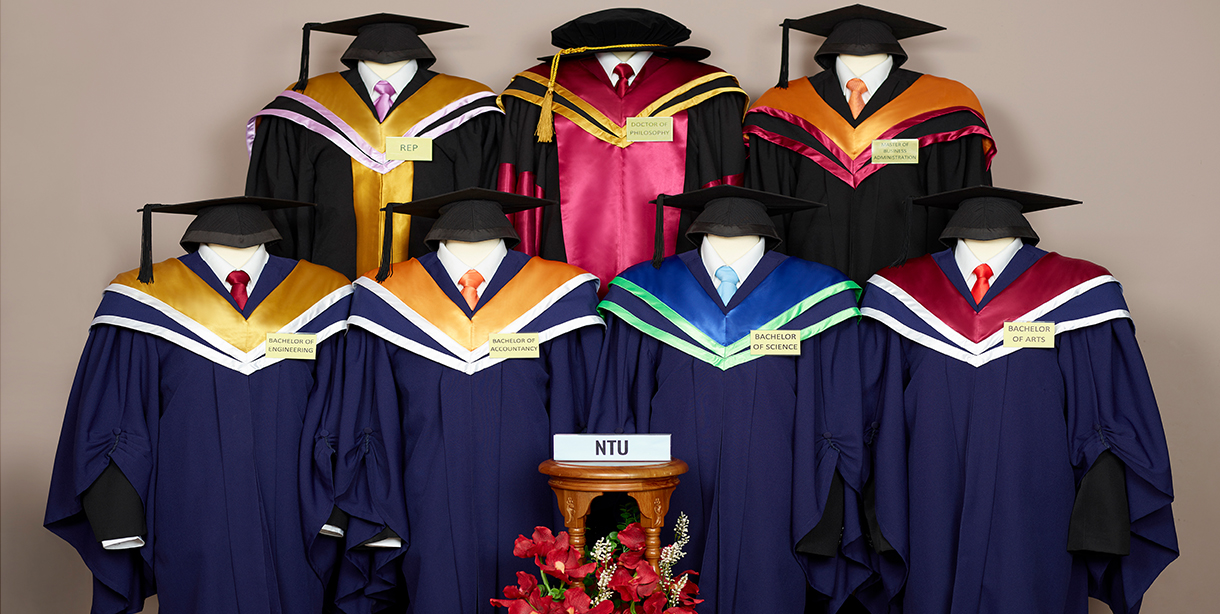 ntu convocation gown colour
